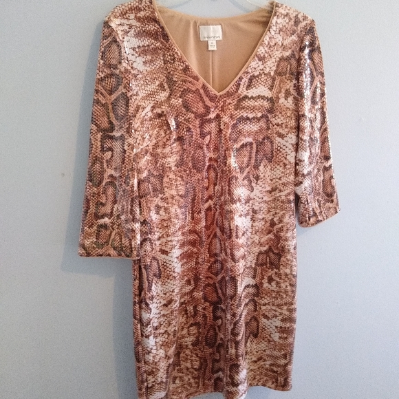 Donna Morgan Dresses & Skirts - Donna Morgan snakeprint sequin dress